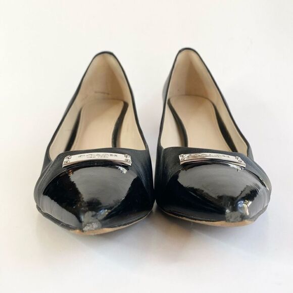 Coach Leather Point Cap Toe Black Silver Plate Emblem Stiletto Heel Zan Size 9.5 - Picture 3 of 10